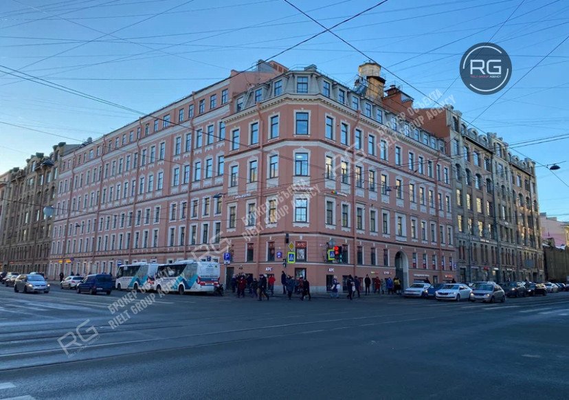   Аренда у метро, высокий трафик!, 370 кв.м. 