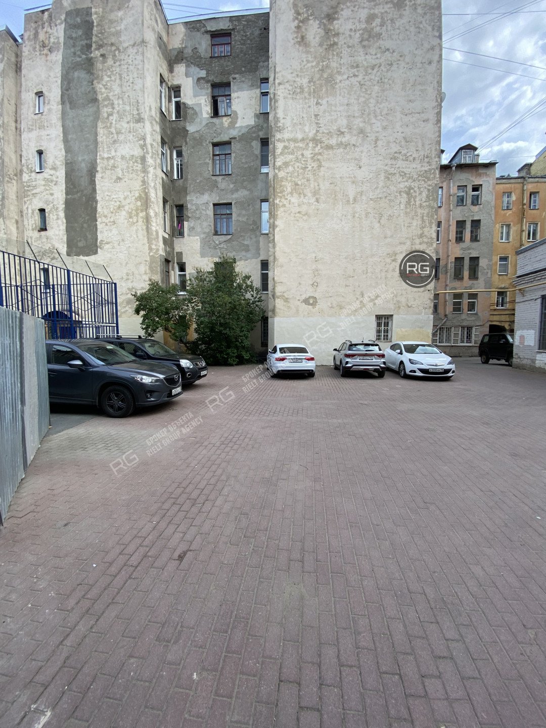   Аренда здания 850м2 рядом с метро, 850 кв.м. 
