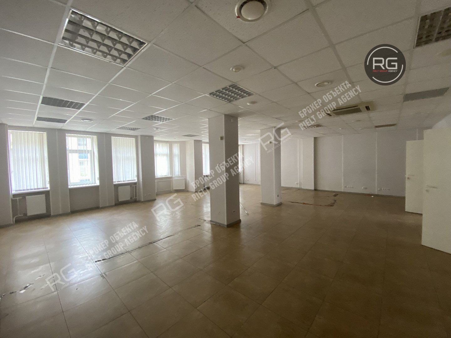   Аренда здания 850м2 рядом с метро, 850 кв.м. 