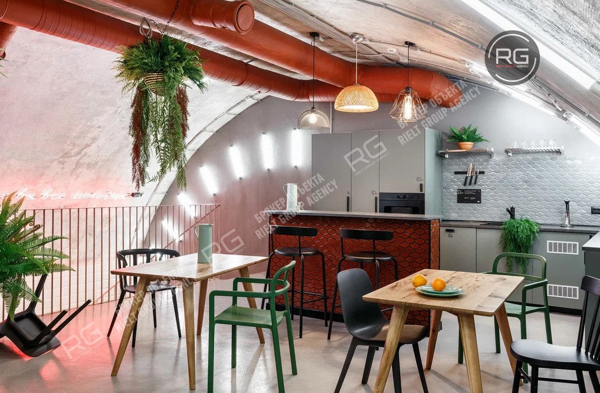   Дизайнерский лофт в центре, 930 кв.м. 