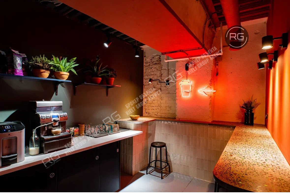   Дизайнерский лофт в центре, 930 кв.м. 