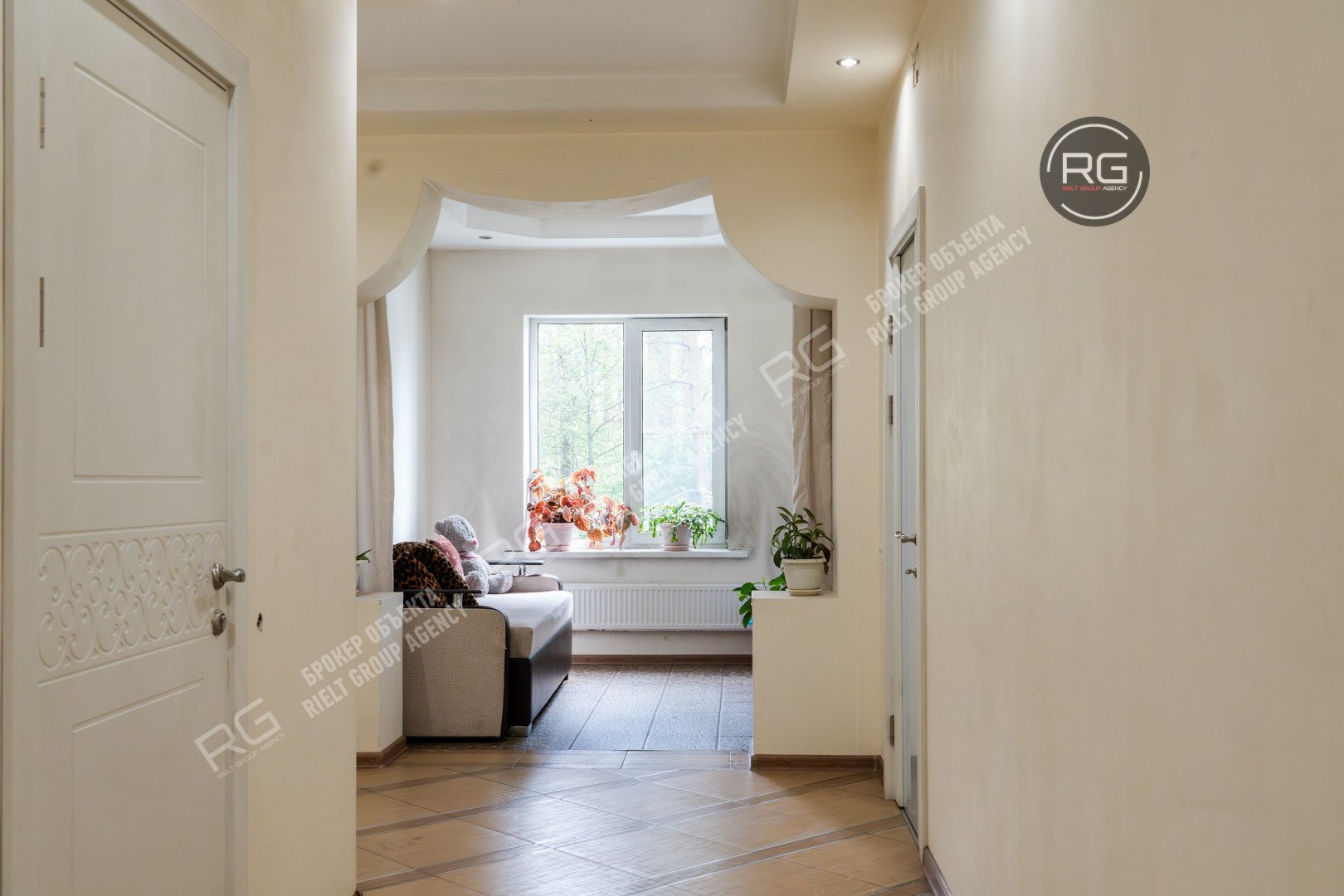   Дом в лесу у озера, 640.2 кв.м. 