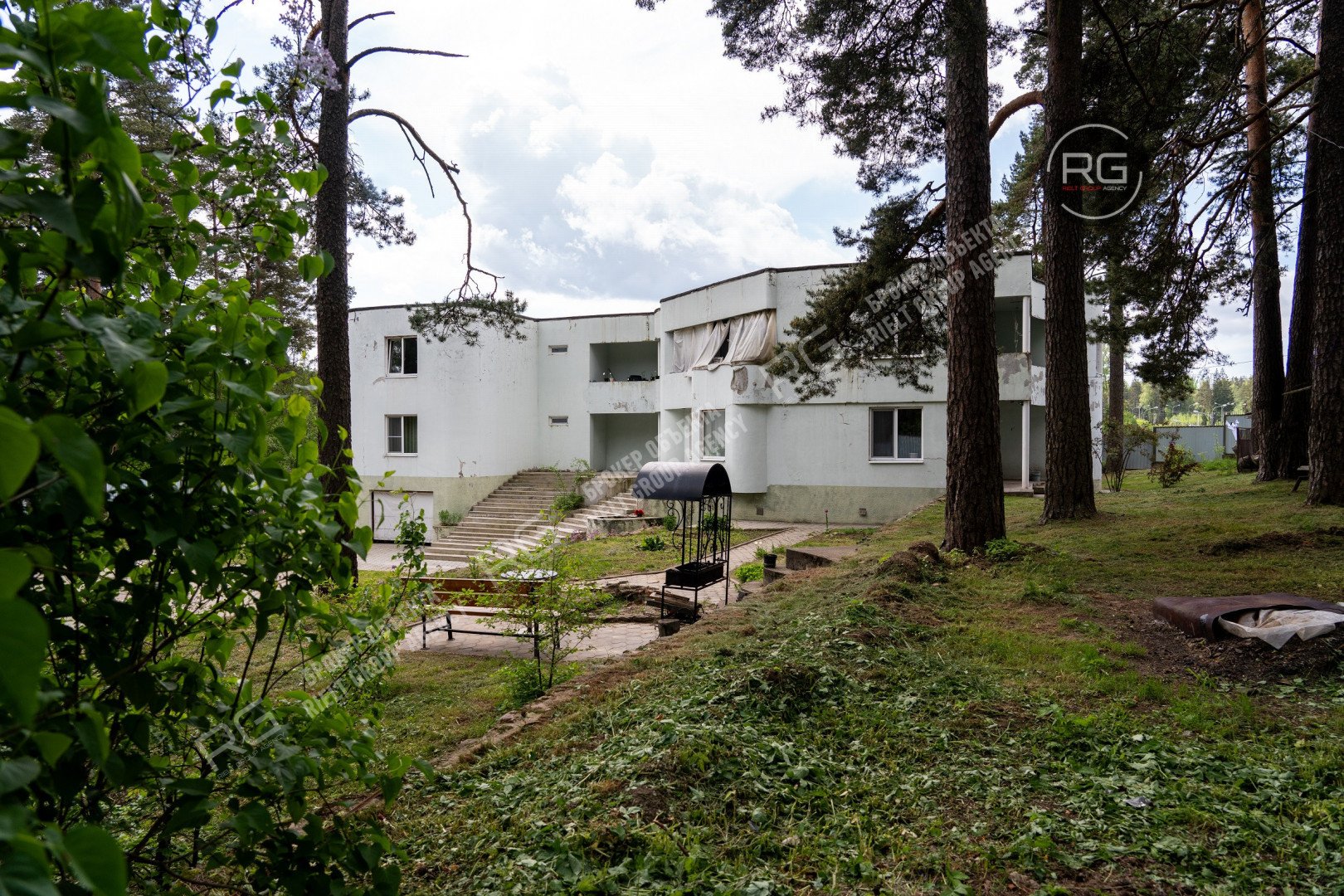   Дом в лесу у озера, 640.2 кв.м. 