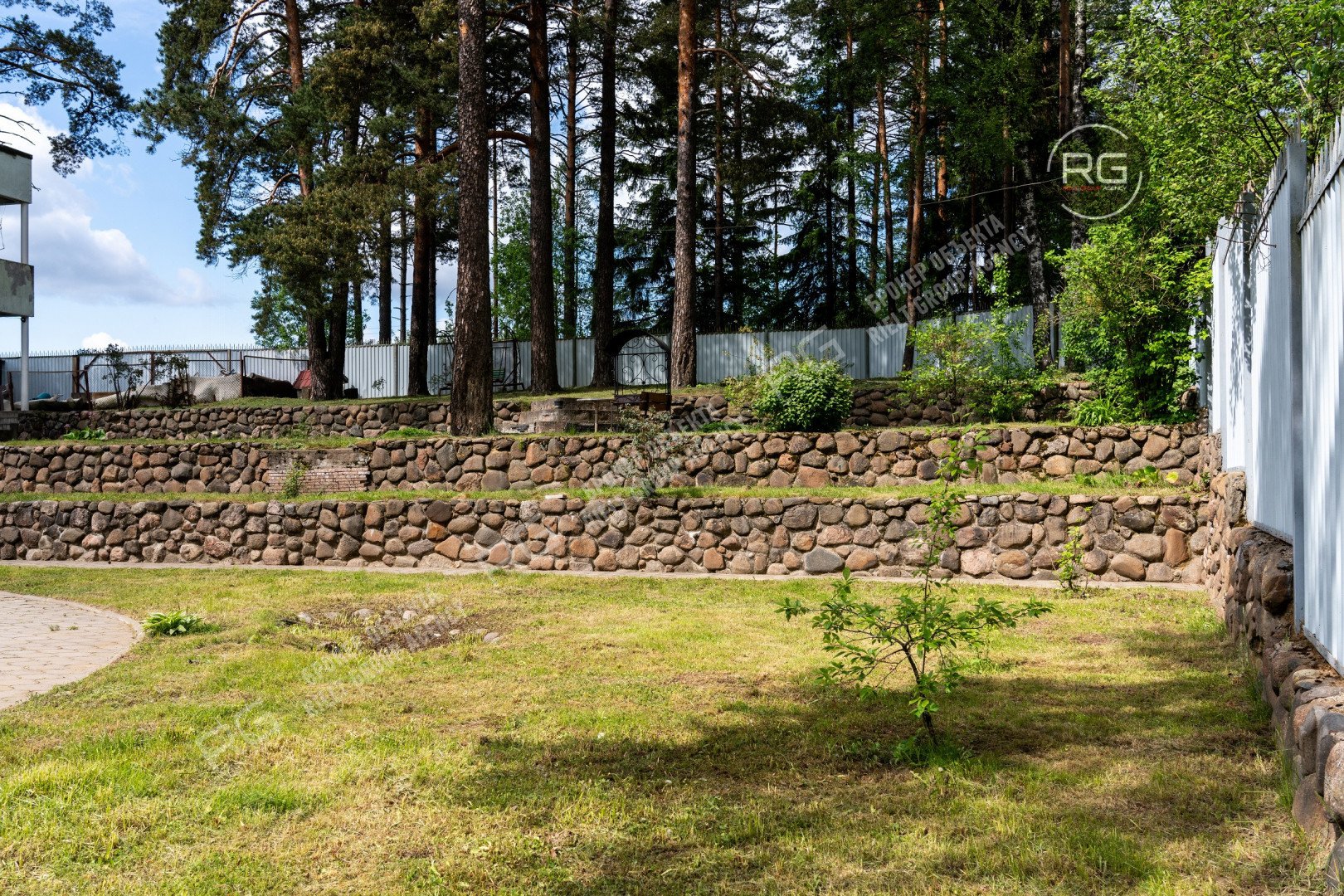   Дом в лесу у озера, 640.2 кв.м. 