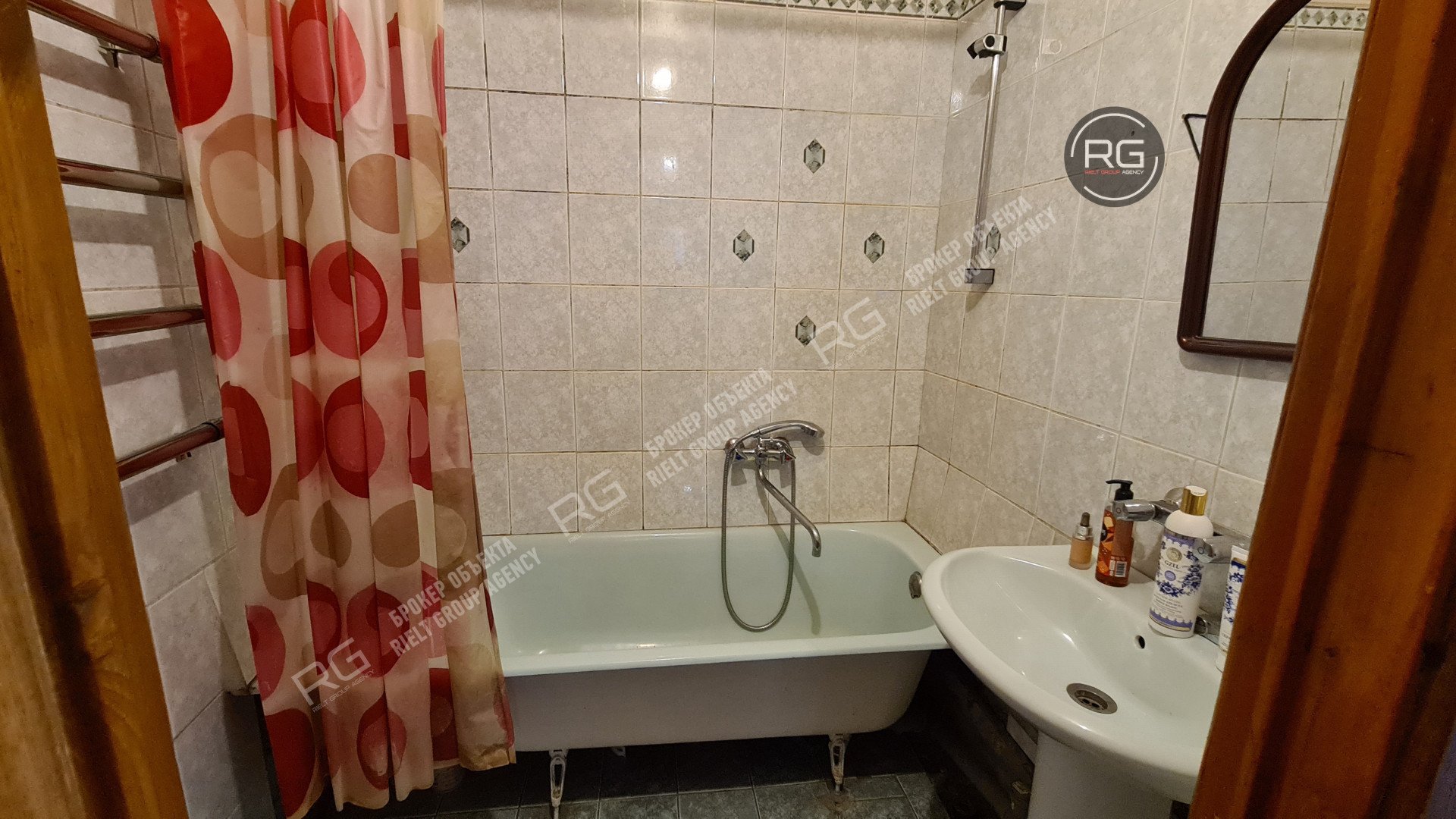  Квартира в кирпичном доме, 56 кв.м. 