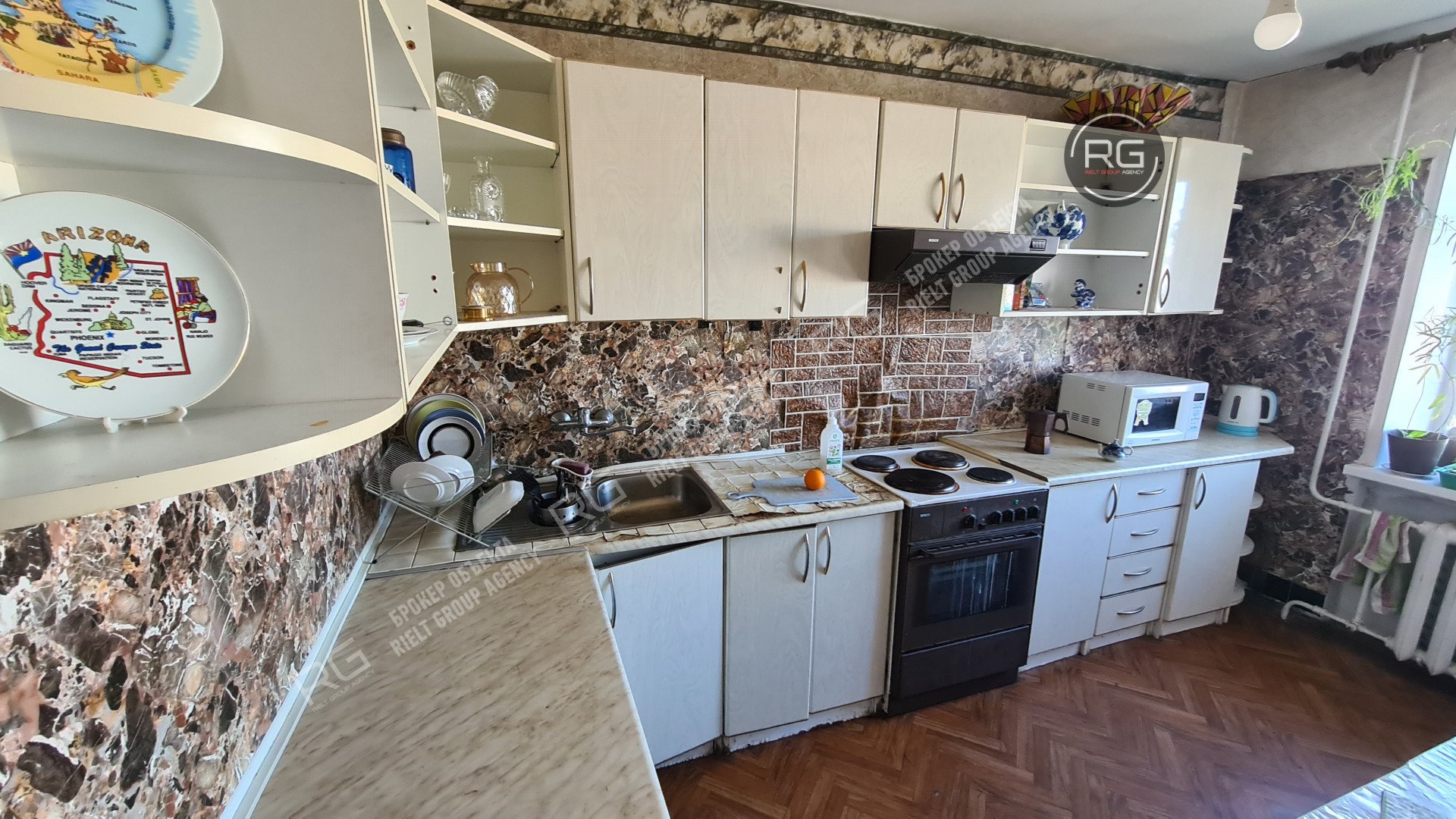   Квартира в кирпичном доме, 56 кв.м. 