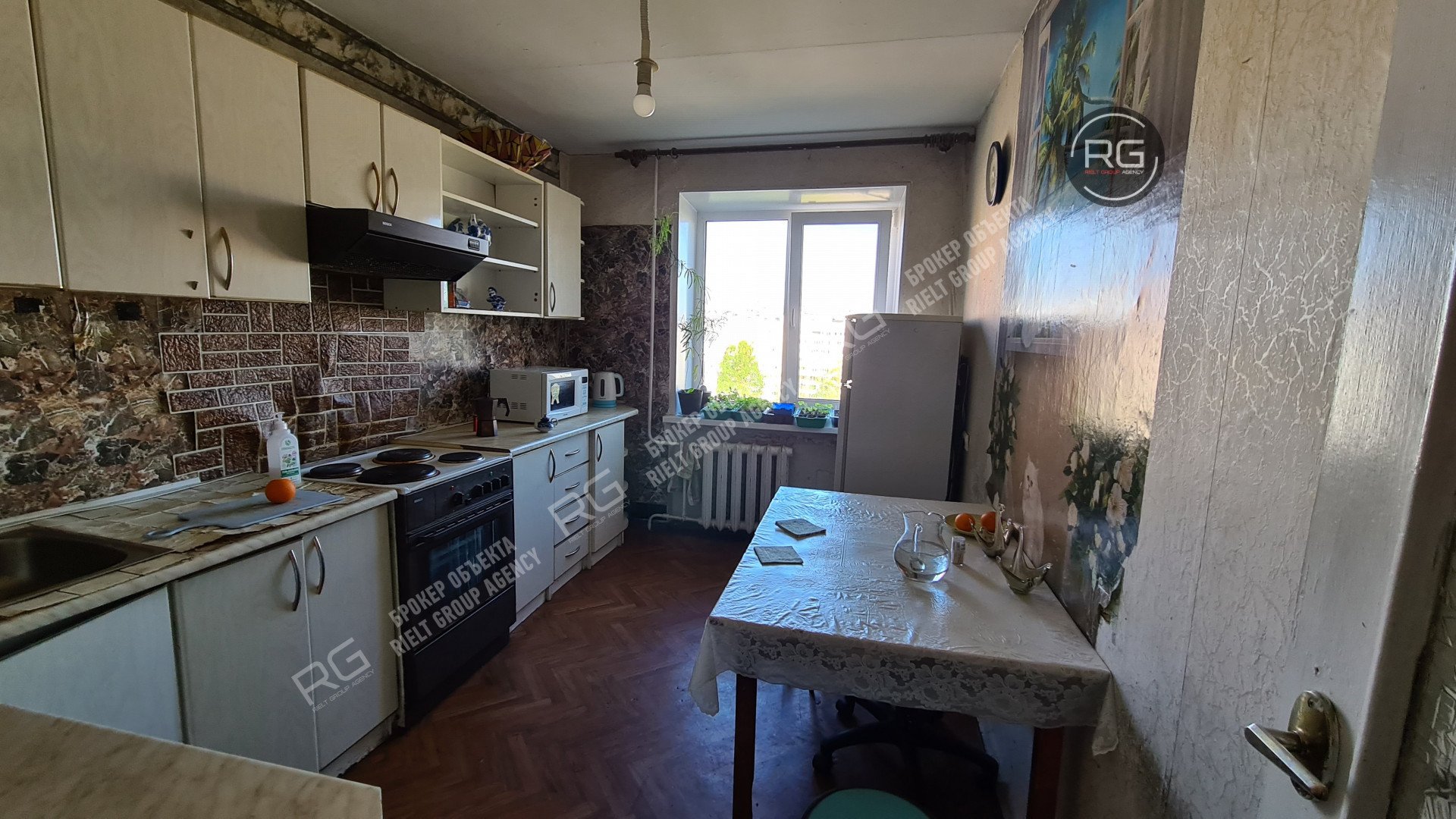   Квартира в кирпичном доме, 56 кв.м. 