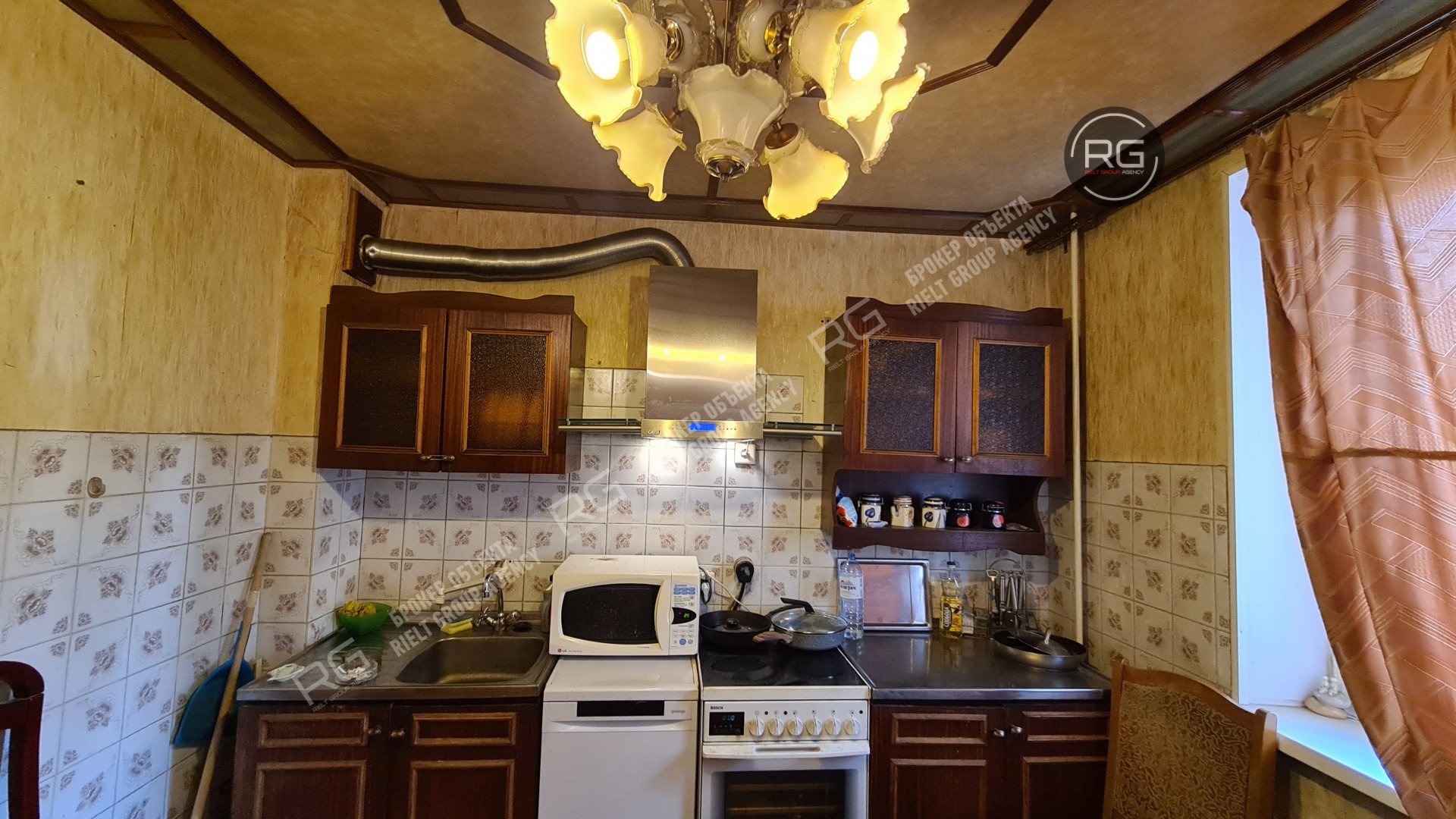   Квартира в Приморском районе, 72 кв.м. 