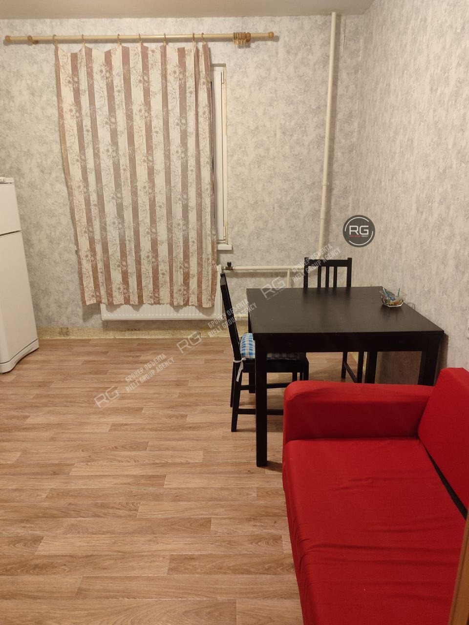   Квартира возле метро, 45 кв.м. 