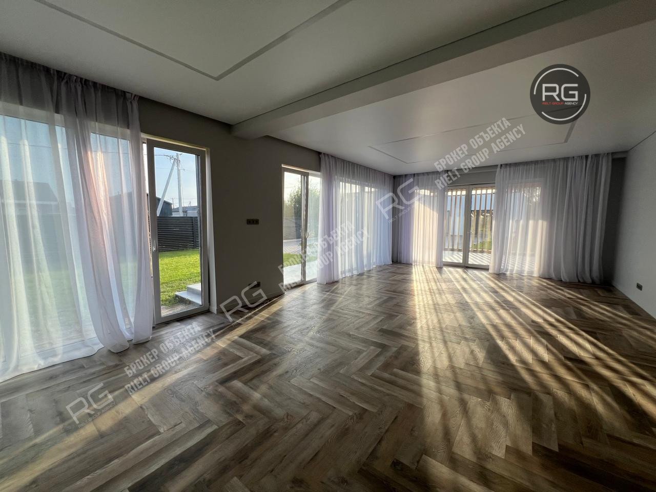   Продажа нового современного дома, 347 кв.м. 