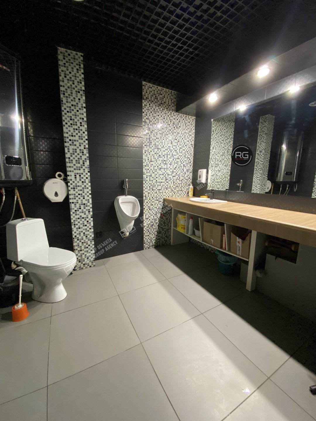   Продажа помещения в нежилом ОСЗ!, 320 кв.м. 