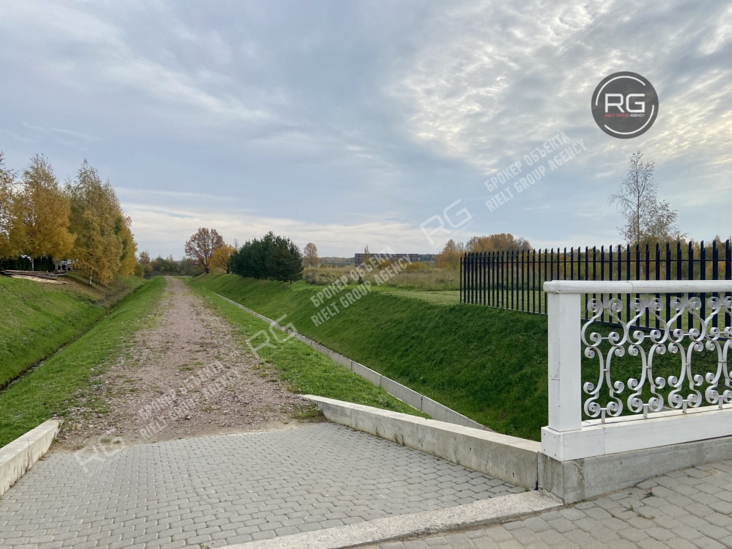  Участок в центре Петергофа 