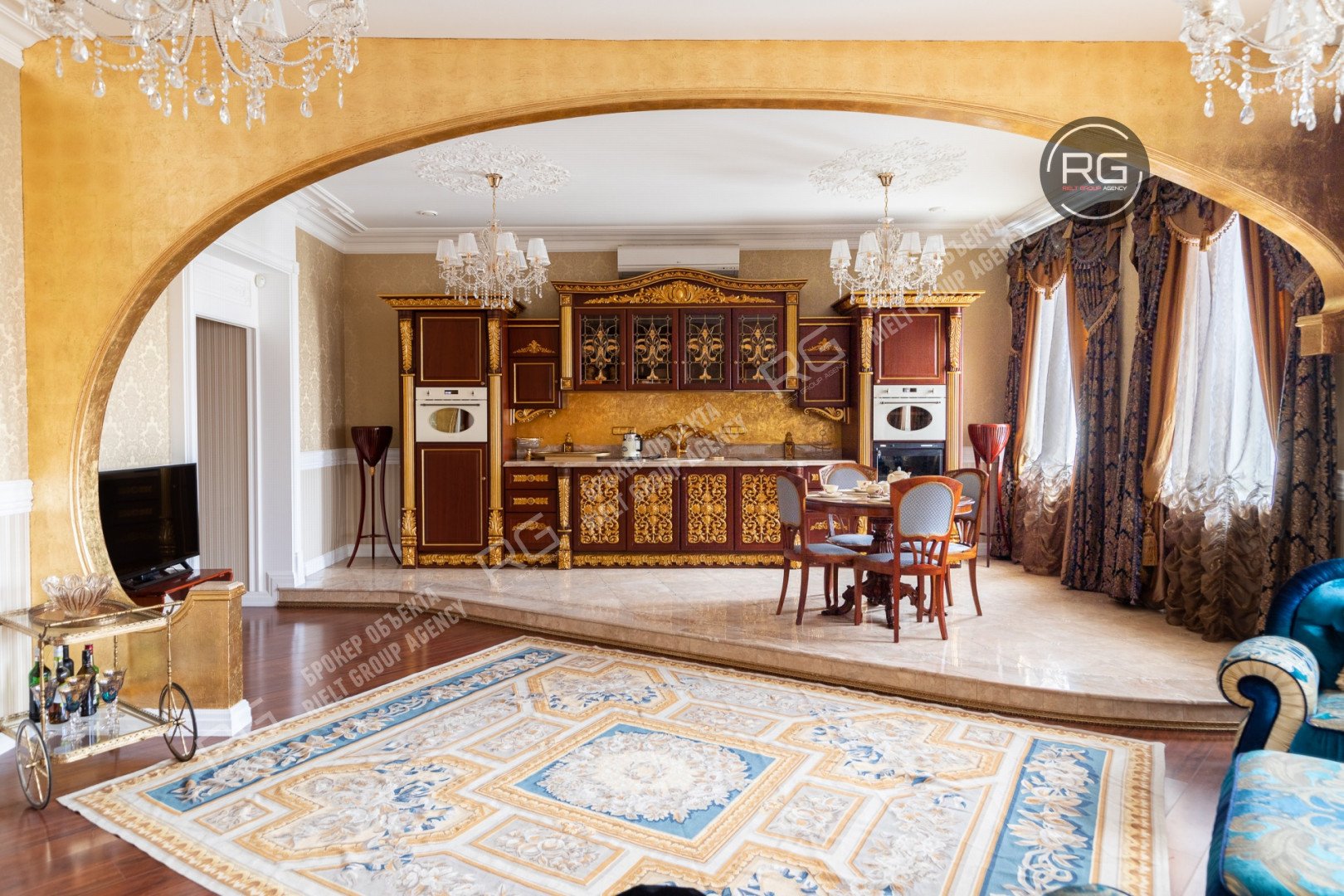   Видовая дизайнерская квартира, 221.4 кв.м. 