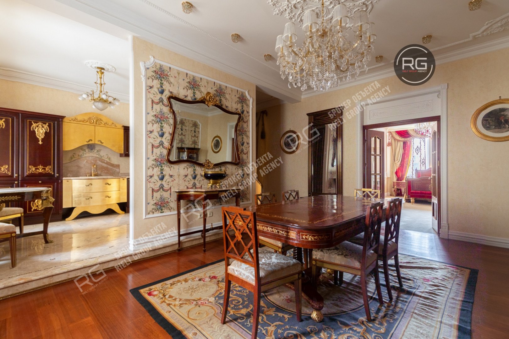  Видовая дизайнерская квартира, 221.4 кв.м. 