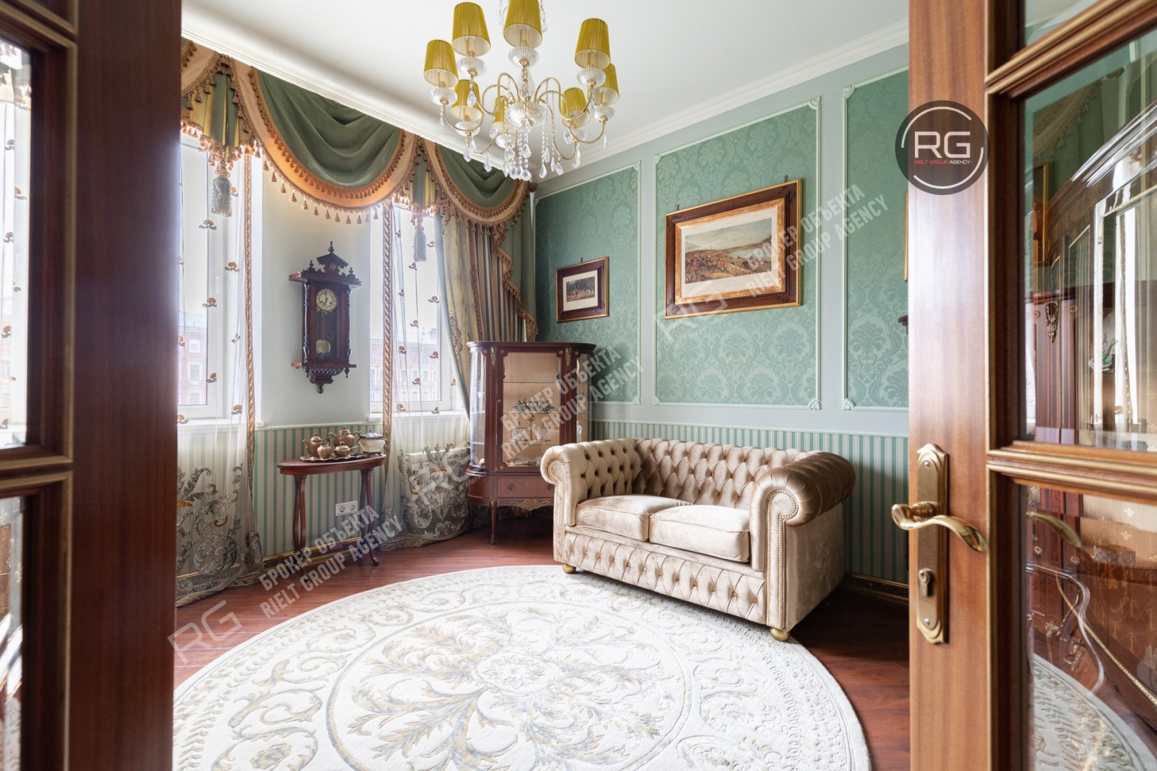   Видовая дизайнерская квартира, 221.4 кв.м. 