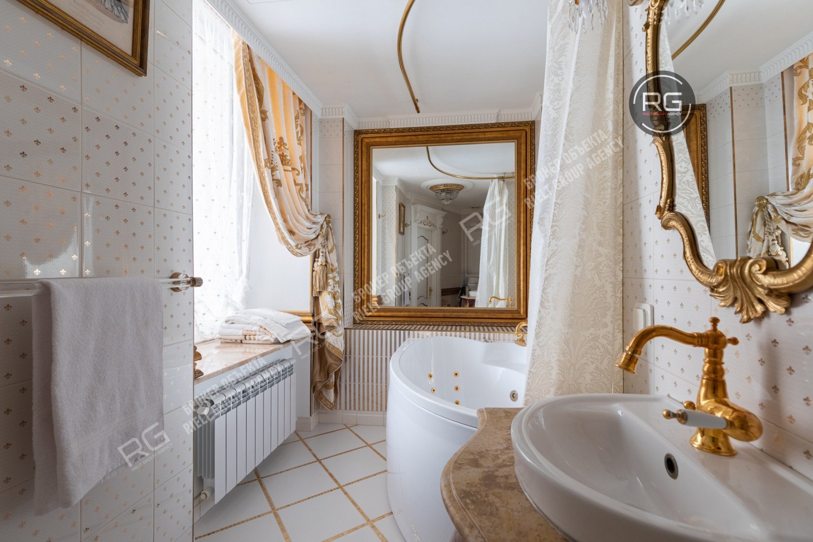   Видовая дизайнерская квартира, 221.4 кв.м. 