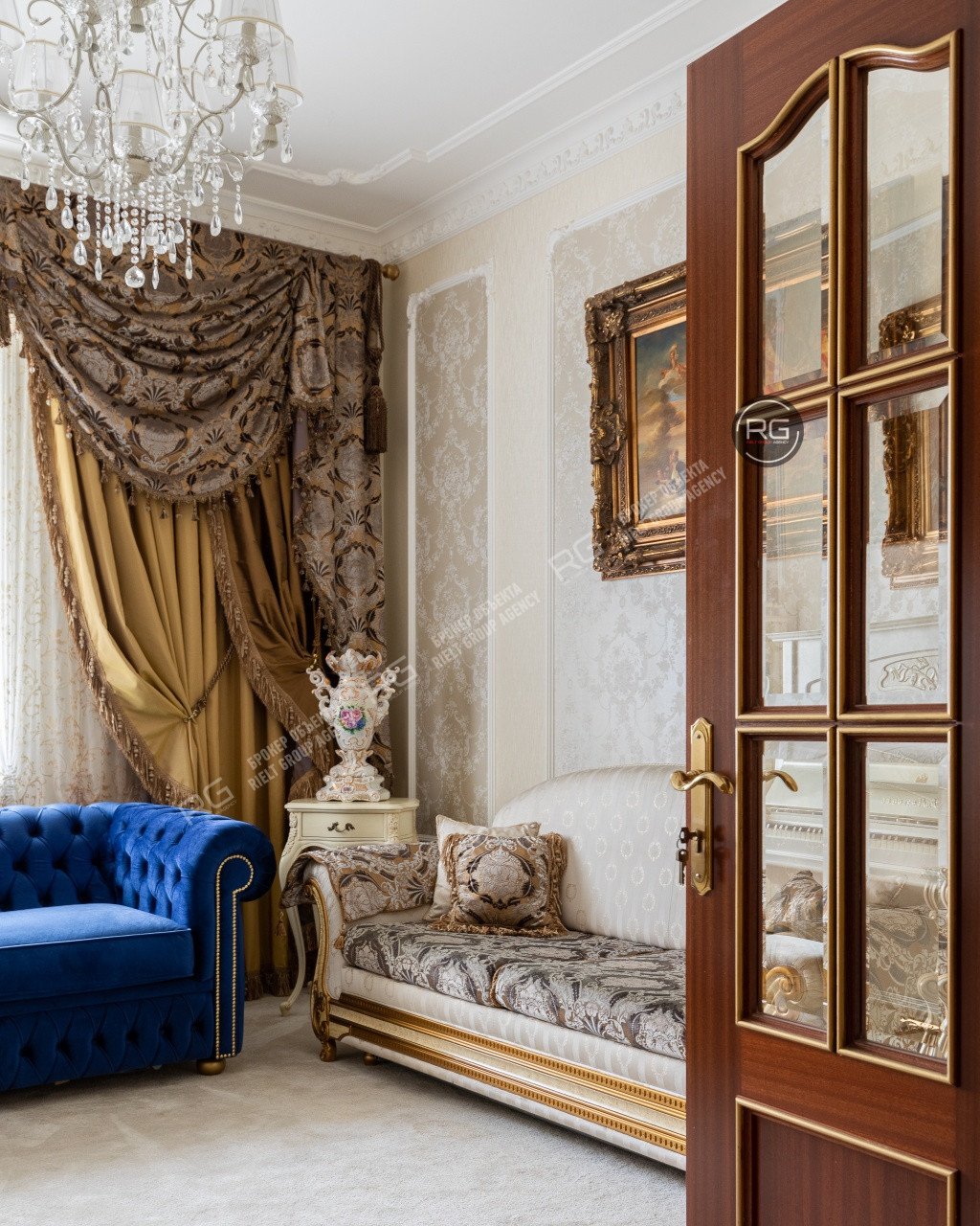   Видовая дизайнерская квартира, 221.4 кв.м. 