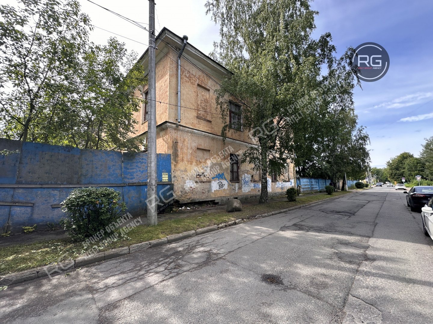  Здание 1000м2 в центре Ломоносова 