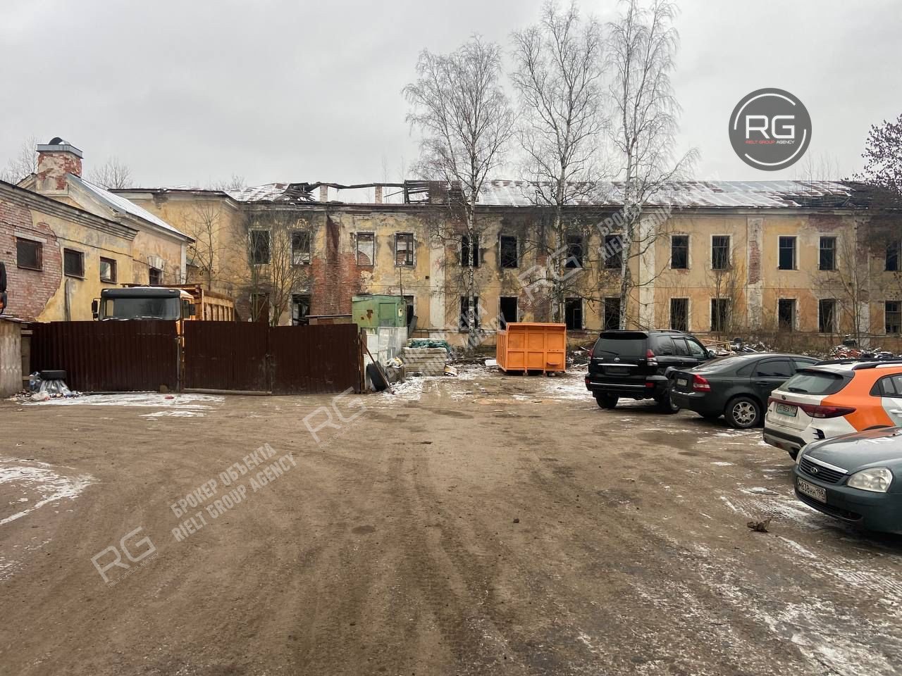  Здание 2800м2 в центре Ломоносова 